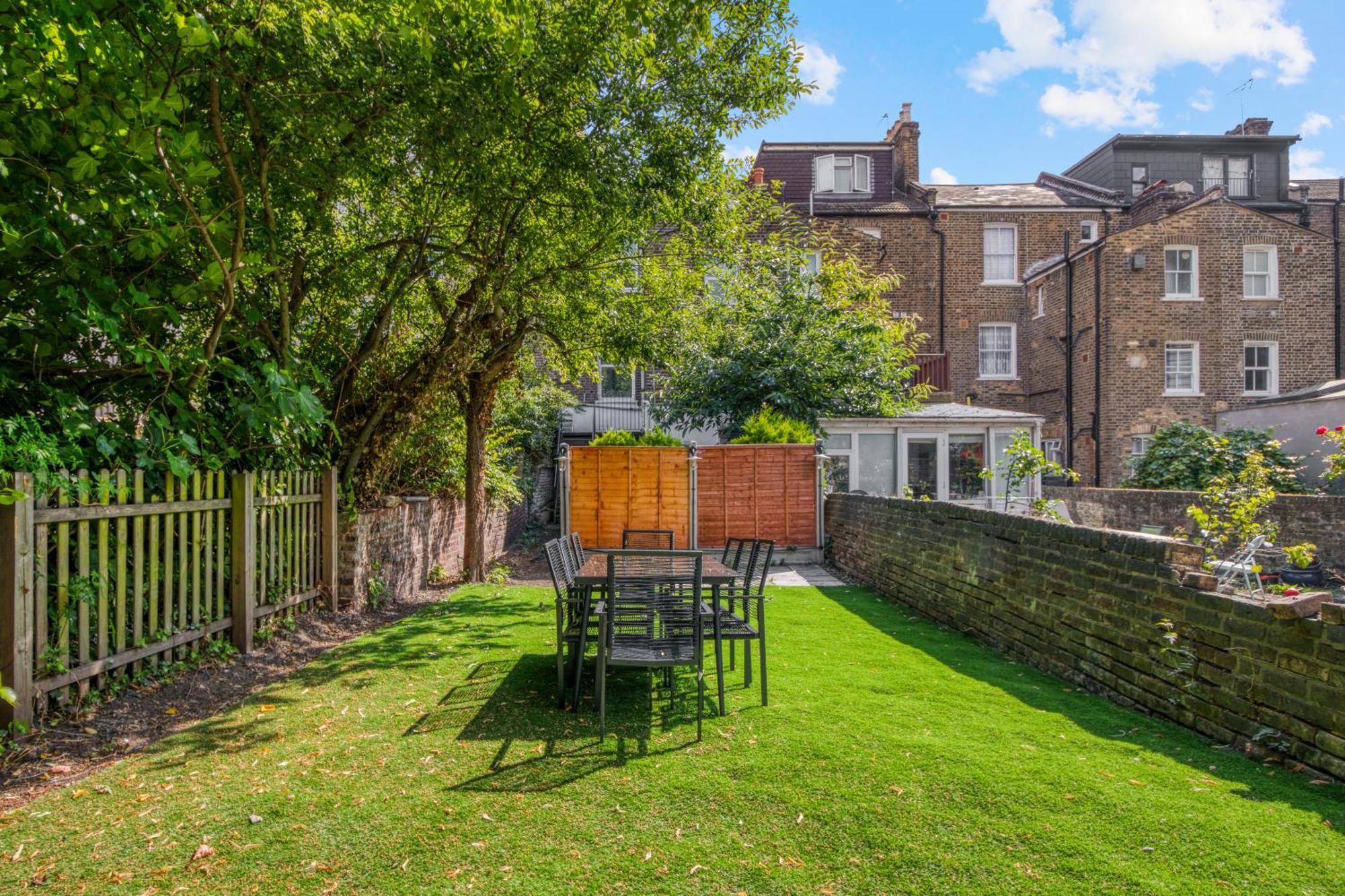 Appartamento 4 Bedroom Dalston Londra